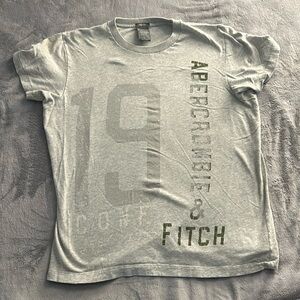 Abercrombie grey graphic tee